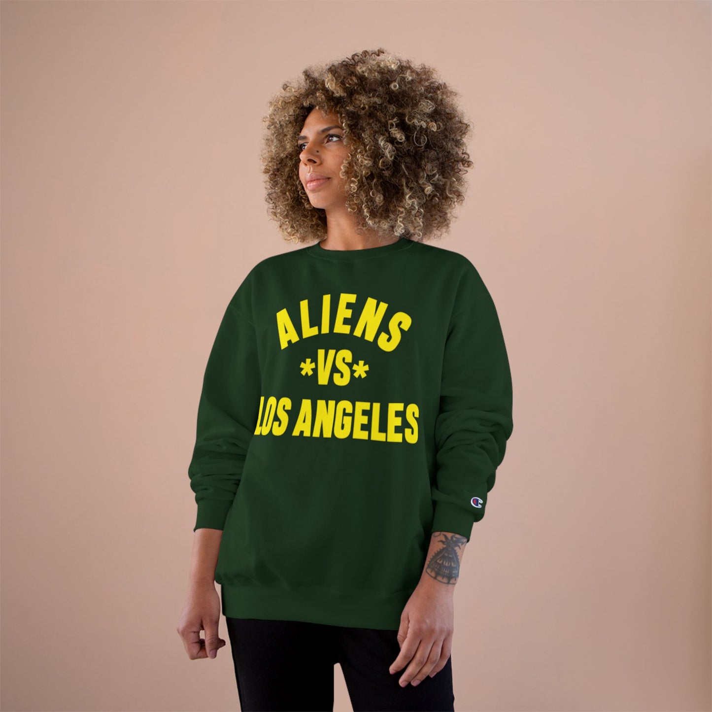 Champion Sweatshirt: ALIENS VS LOS ANGELES Graphic Sweatshirt