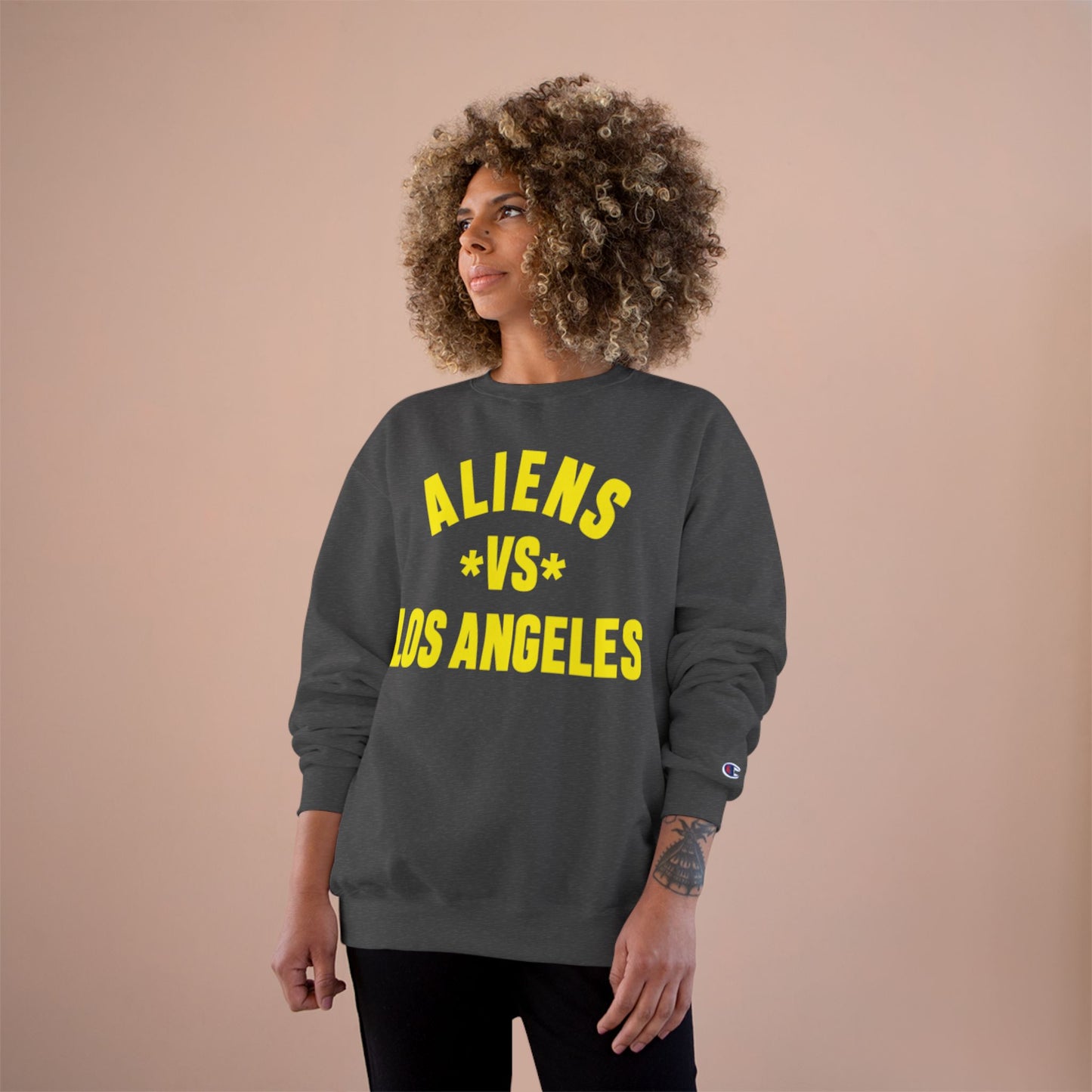 Champion Sweatshirt: ALIENS VS LOS ANGELES Graphic Sweatshirt