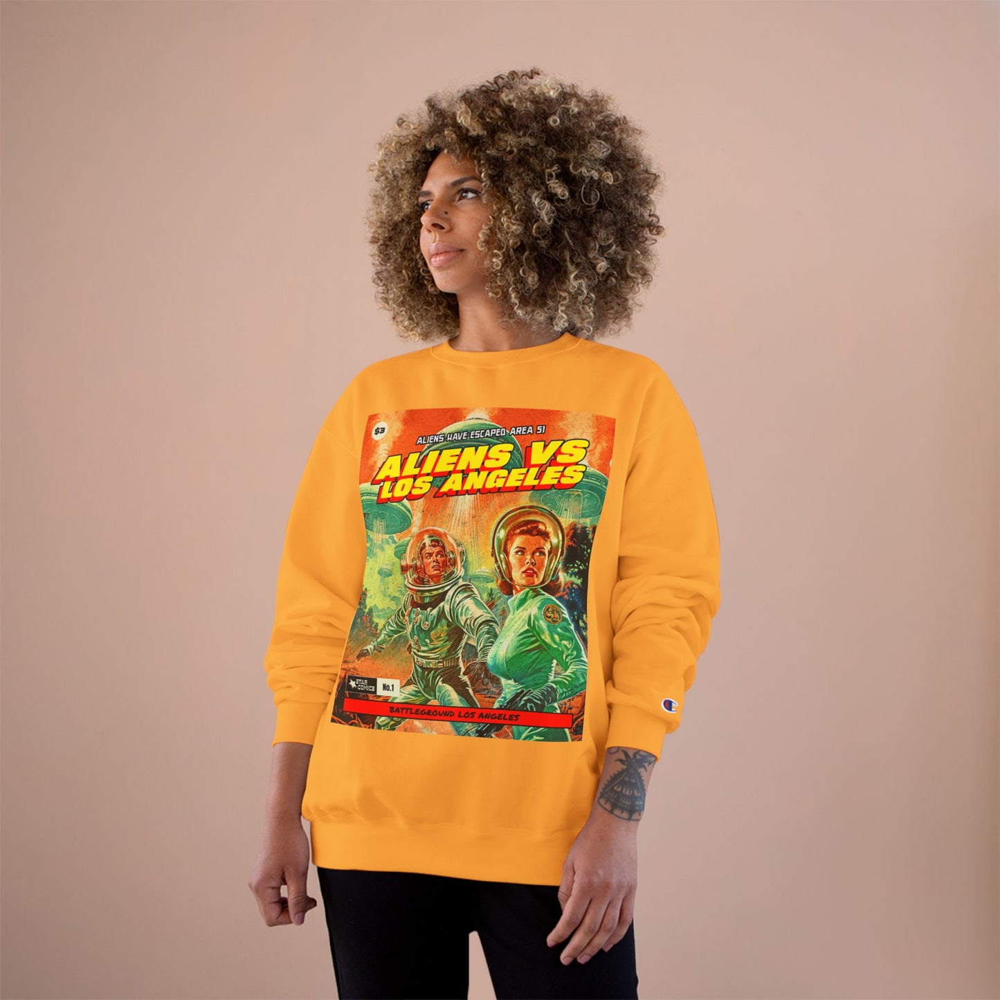 Aliens vs Los Angeles Sweatshirt — Retro Sci‑Fi Graphic Crewneck