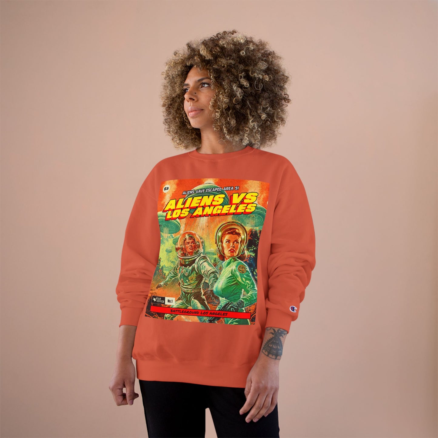 Aliens vs Los Angeles Sweatshirt — Retro Sci‑Fi Graphic Crewneck